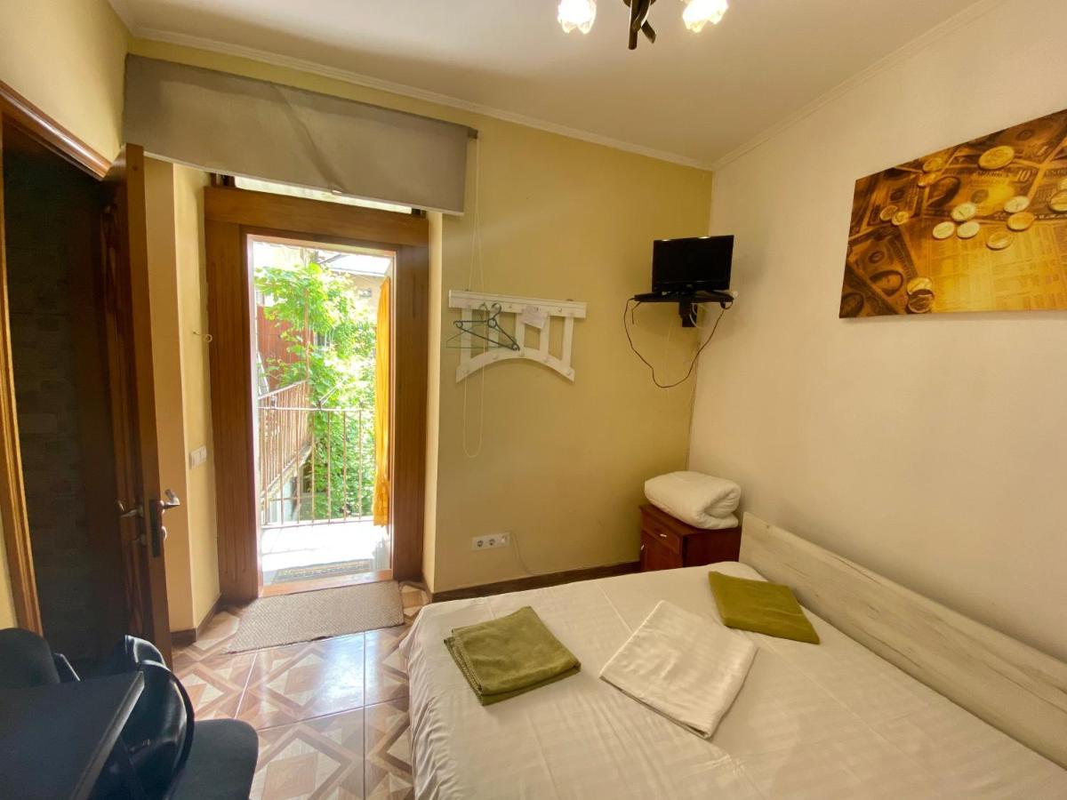 Svobody Apartments Львов Экстерьер фото